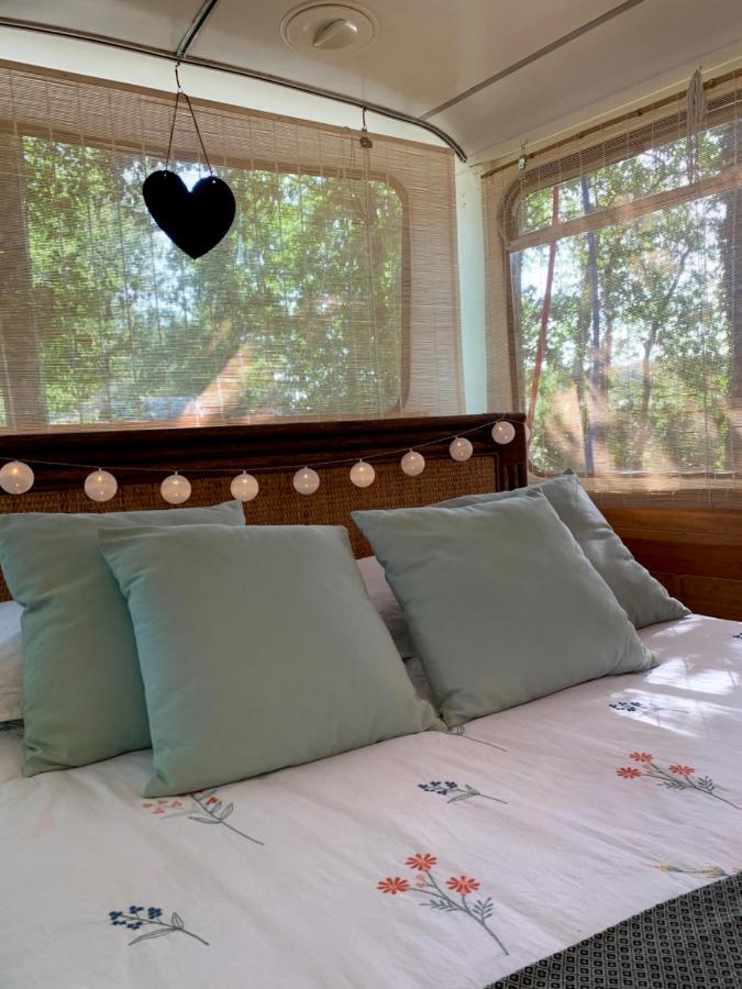 Magic Roof Top Bus With Big Bath In The Tree Forest! Mimizan Exterior foto