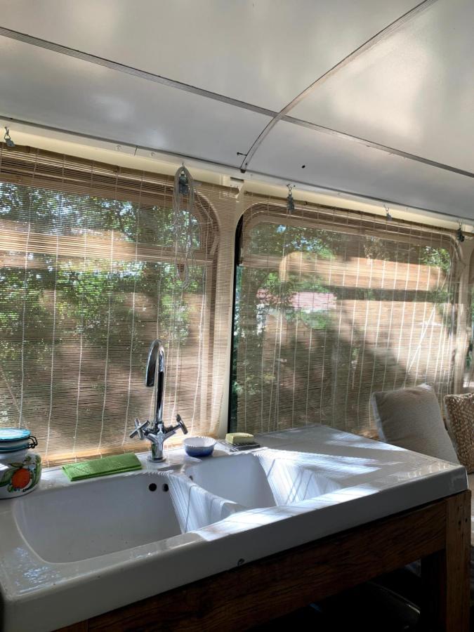 Magic Roof Top Bus With Big Bath In The Tree Forest! Mimizan Exterior foto